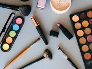 10 Must-Have Makeup Tools Every Beginner Should Own – You’ll Be Shocked!
