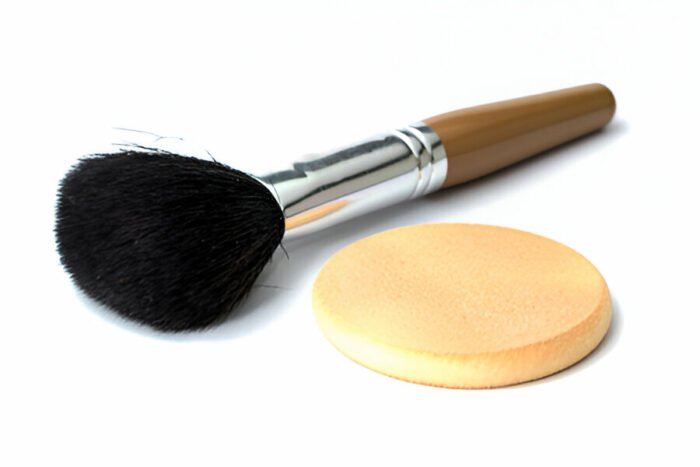 Makeup Sponges vs. Brushes – Which One Gives a Better Finish?